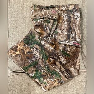 Magellan Outdoors Camouflage Cargo Pants - Green and Brown XL